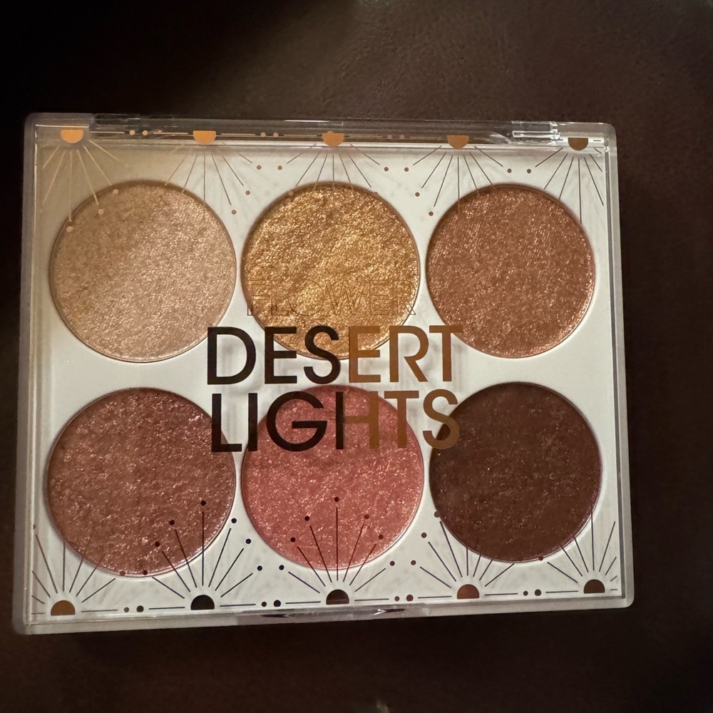 New. Flower Desert Lights Eyeshadow Palette 6 Colors. Blendable, Intense Shimmer - Picture 2 of 6
